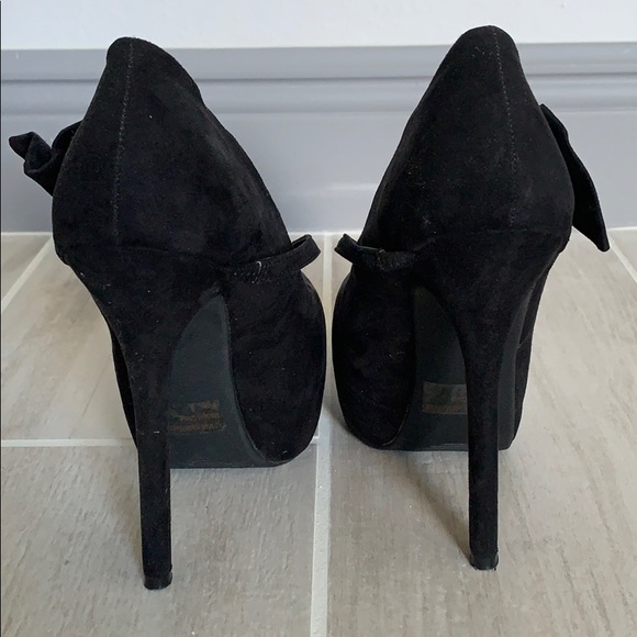 Black heels - Picture 2 of 4